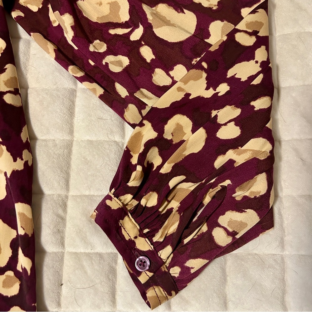 Nine West Long Sleeve V-Neck Printed Blouse in Plum Wild Leopard pattern - Picture 5 of 5